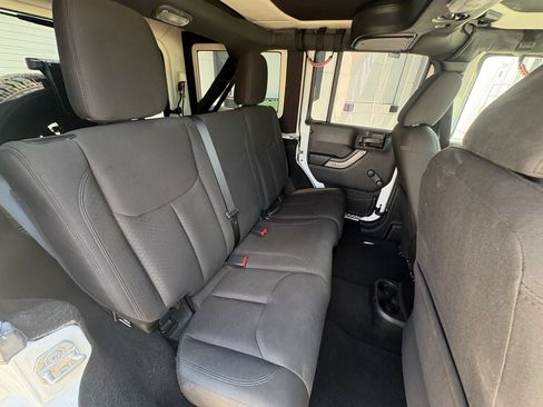 Used 2016 Jeep Wrangler Unlimited Sport w/ Connectivity Group AWD/4WD image 32