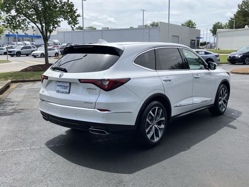 Used 2024 Acura MDX SH-AWD w/ Technology Package image 10