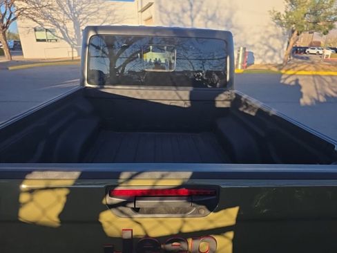 Used 2025 Jeep Gladiator Rubicon w/ Convenience Group image 6