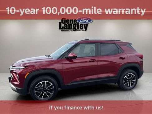 Used 2025 Chevrolet TrailBlazer LT w/ Driver Confidence Package AWD/4WD image 2
