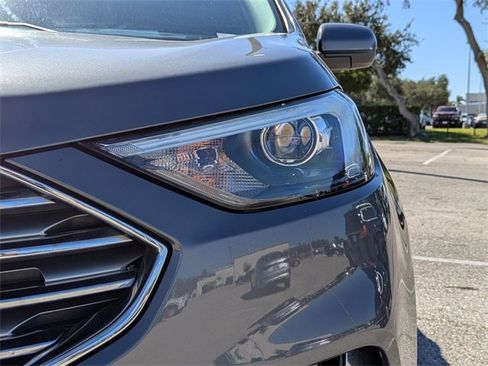 Used 2022 Ford Edge SEL image 9