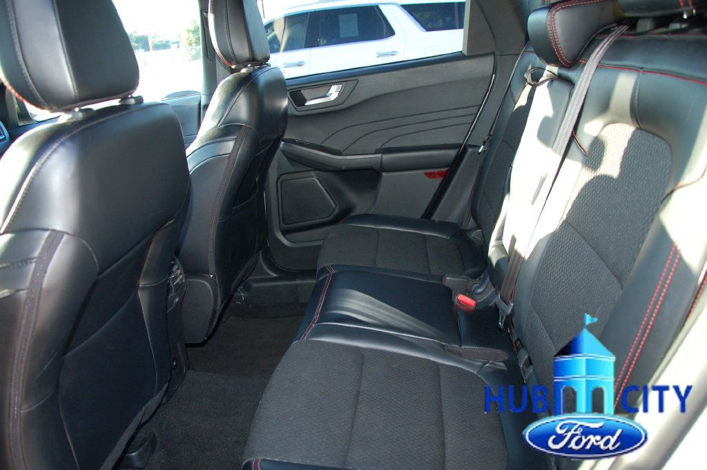 Used 2025 Ford Escape ST-Line FWD image 12