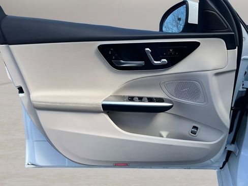 Used 2025 Mercedes-Benz C 300 4MATIC Sedan image 13