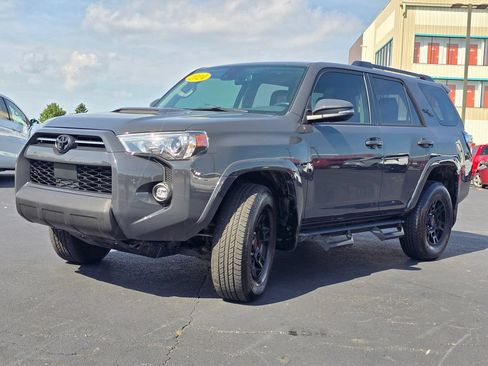 Used 2024 Toyota 4Runner TRD Off-Road Premium w/ Moonroof Package AWD/4WD image 4