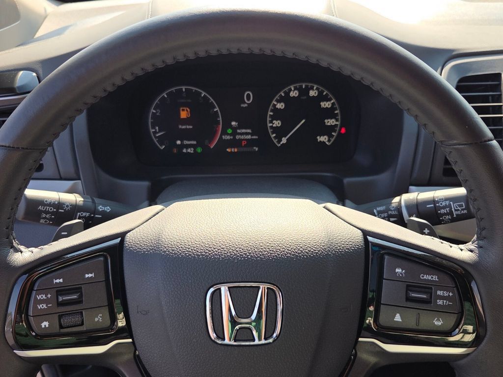 Used 2025 Honda Odyssey Touring image 22