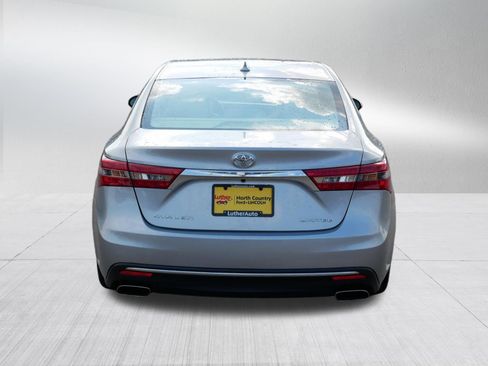 Used 2017 Toyota Avalon Limited w/ Four Season Package FWD image 6