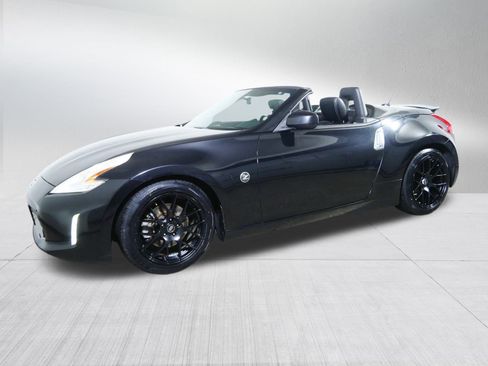 Used 2014 Nissan 370Z Roadster image 3
