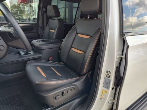 Used 2023 GMC Yukon XL AT4 image 21