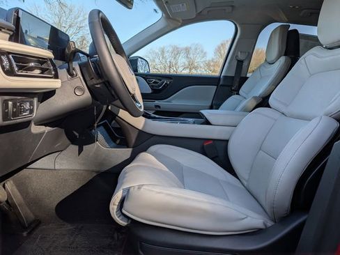 New 2026 Lincoln Aviator Reserve image 18