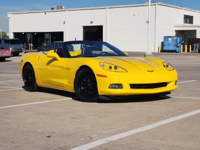 Used 2006 Chevrolet Corvette Convertible w/ Preferred Equipment Group RWD image 2