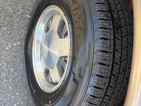 Used 2002 Chevrolet Express 1500 1500 Express Crew w/ LS Preferred Equipment Group image 10