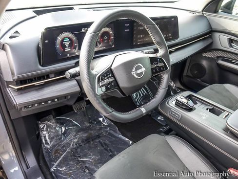 Used 2023 Nissan Ariya AWD image 10