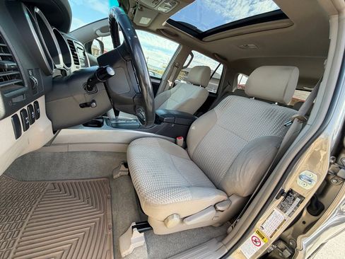 Used 2008 Toyota 4Runner SR5 AWD/4WD image 9
