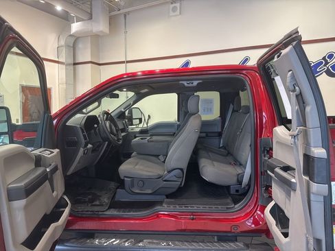 Certified 2018 Ford F150 XLT AWD/4WD image 9