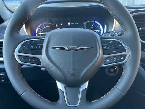 New 2026 Chrysler Pacifica Pinnacle image 26