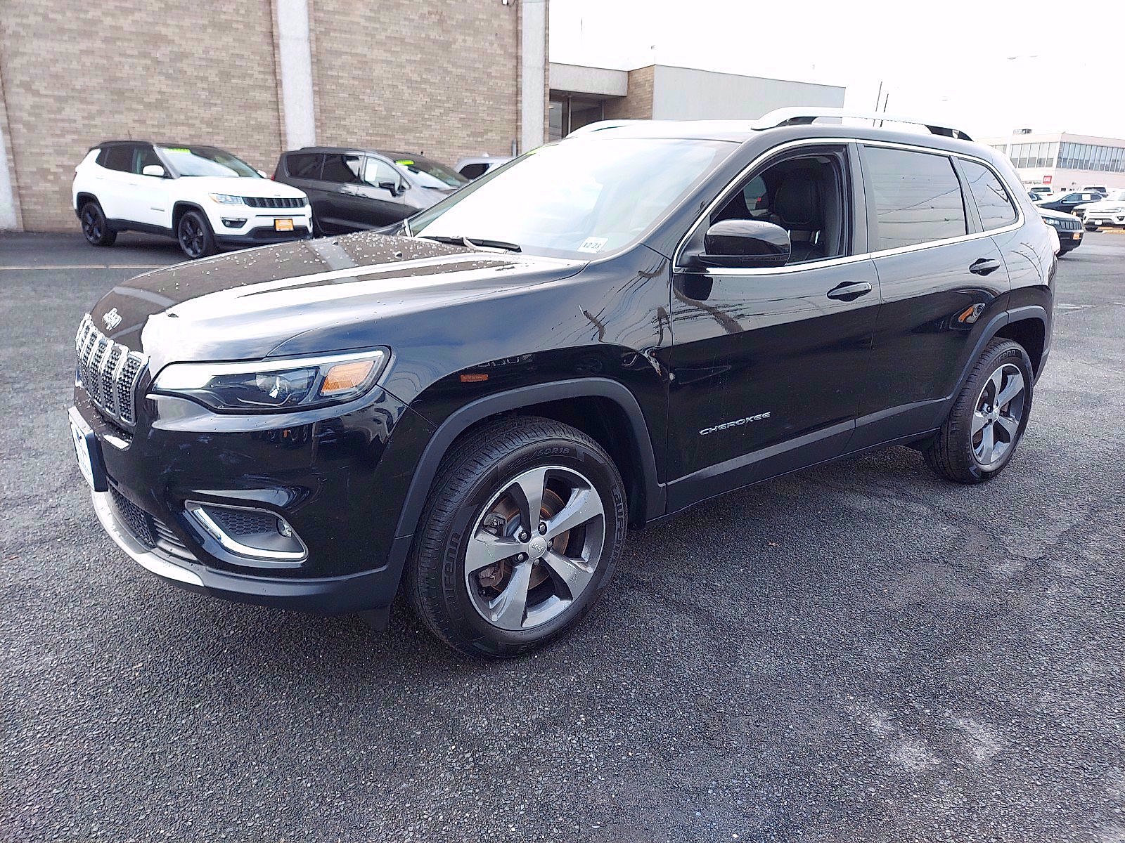 Used 2019 Jeep Cherokee Limited AWD/4WD image 3