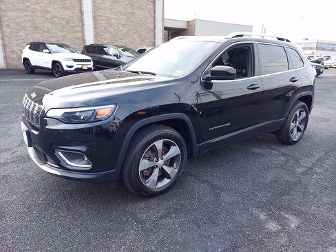 Used 2019 Jeep Cherokee Limited AWD/4WD image 3