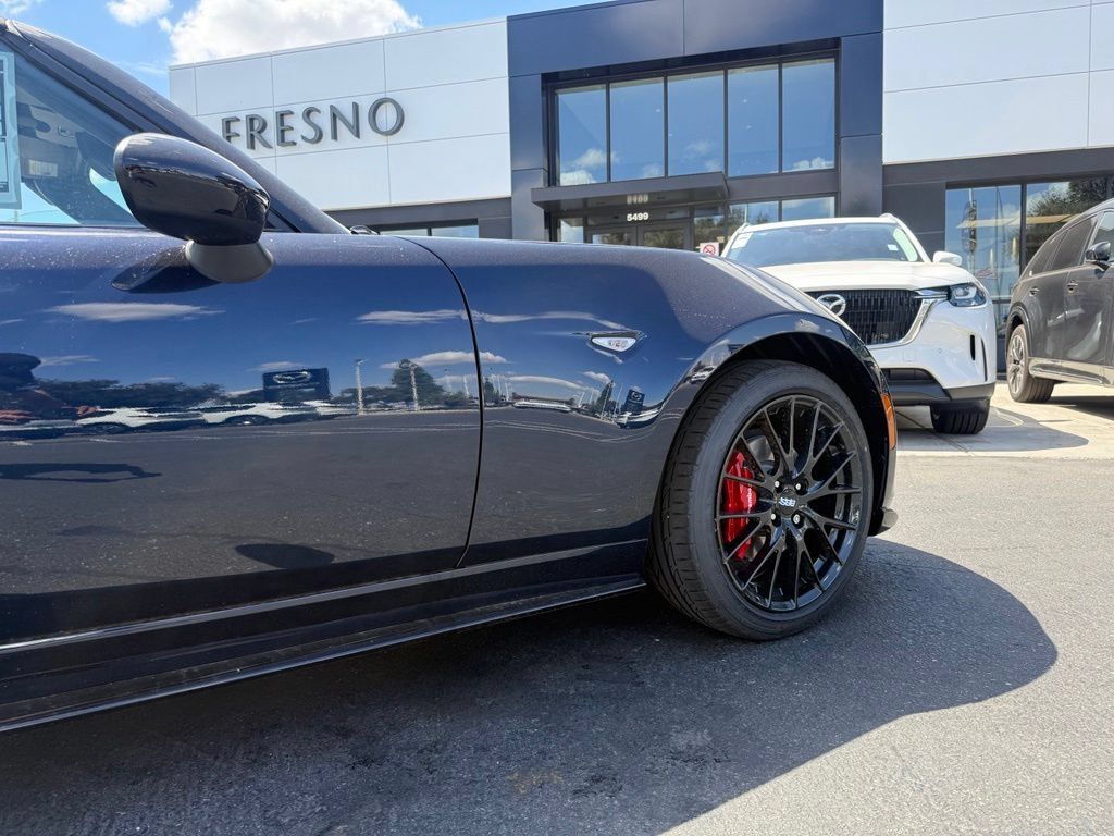 New 2026 MAZDA MX-5 Miata Club w/ Weather Package RWD image 13