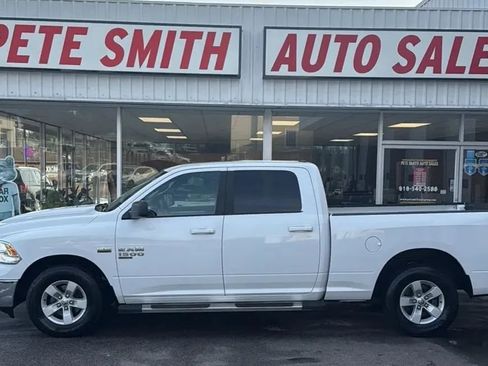 Used 2019 RAM 1500 Classic SLT RWD image 2