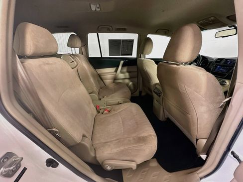 Used 2013 Toyota Highlander 4WD w/ Cold Weather Pkg image 31