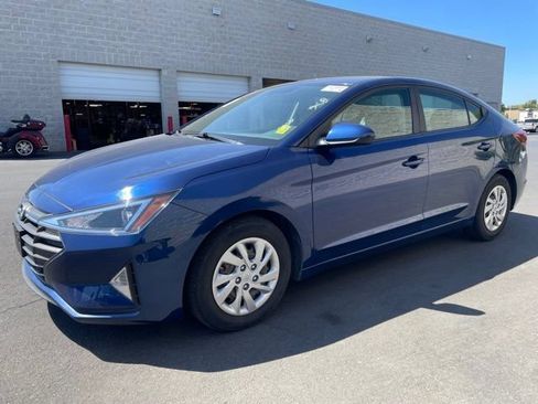 Used 2020 Hyundai Elantra SE FWD image 4
