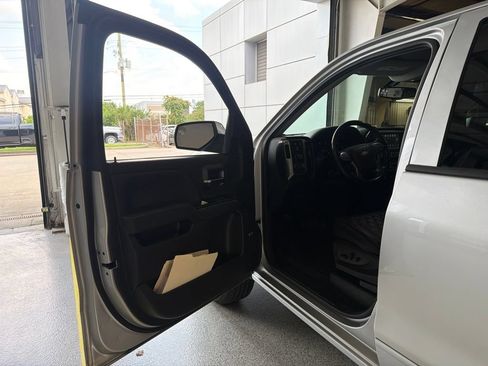 Used 2018 Chevrolet Silverado 1500 LT w/ All Star Edition AWD/4WD image 5