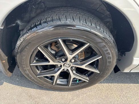 Used 2016 Toyota RAV4 SE image 33