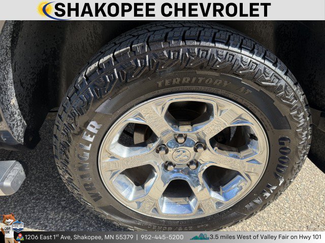 Used 2017 RAM 1500 Laramie w/ Convenience Group AWD/4WD image 3