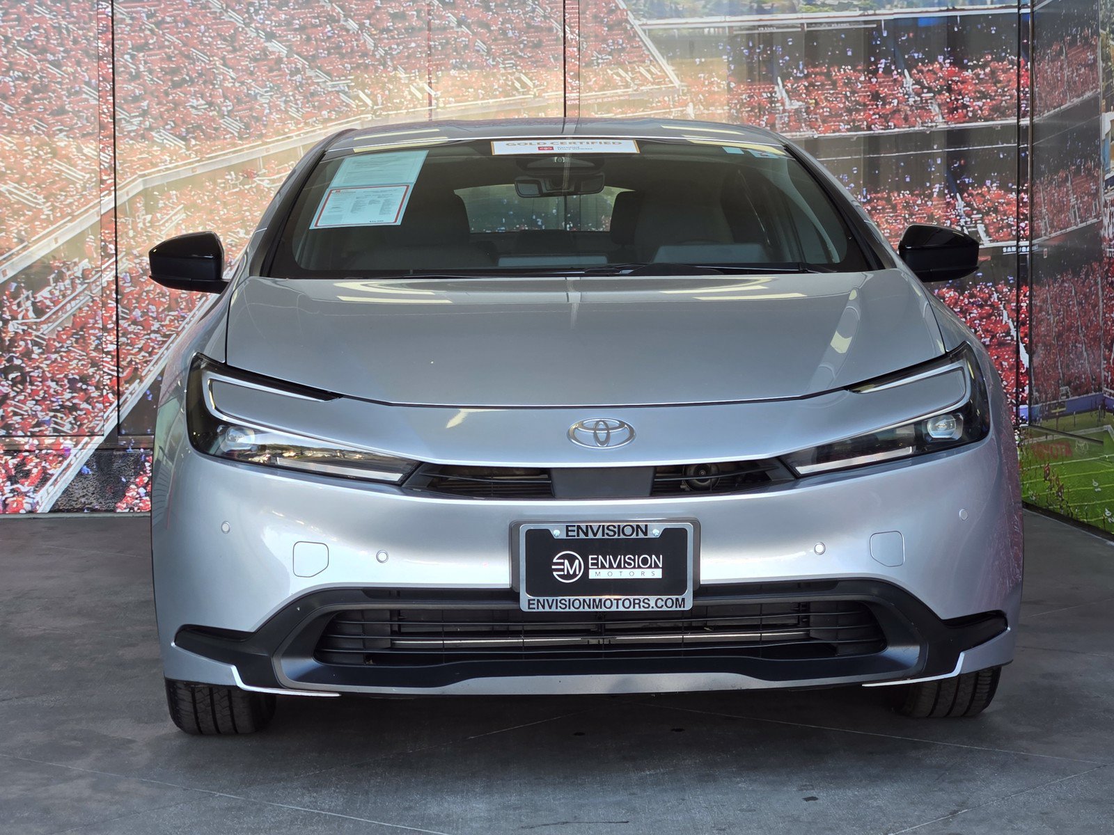Certified 2025 Toyota Prius LE FWD image 3
