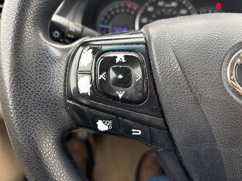 Used 2015 Toyota Camry LE image 19