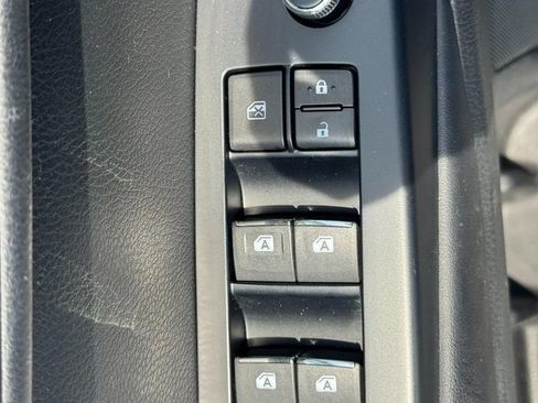 Used 2015 Toyota Highlander Limited AWD/4WD image 25
