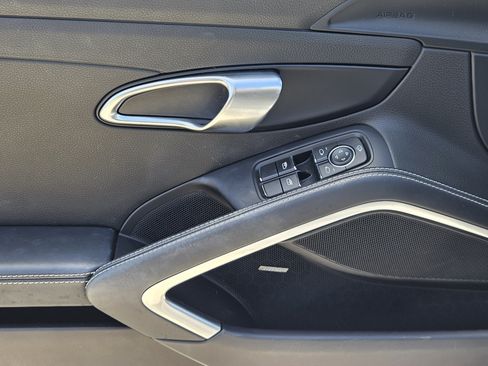 Used 2024 Porsche 718 Boxster RWD image 23