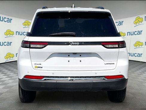 Used 2023 Jeep Grand Cherokee Laredo AWD/4WD image 5