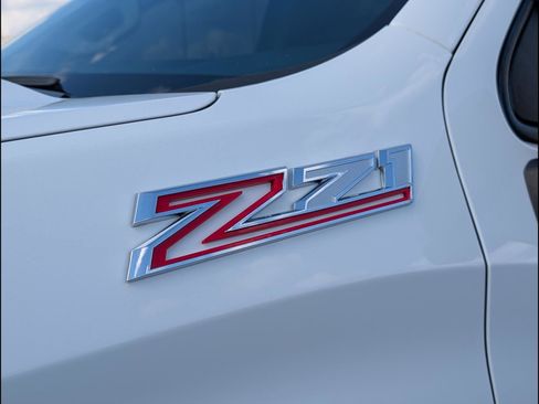 Used 2020 Chevrolet Silverado 1500 LT w/ Z71 Off-Road Package image 8