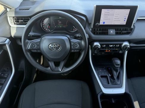Used 2025 Toyota RAV4 XLE FWD image 12