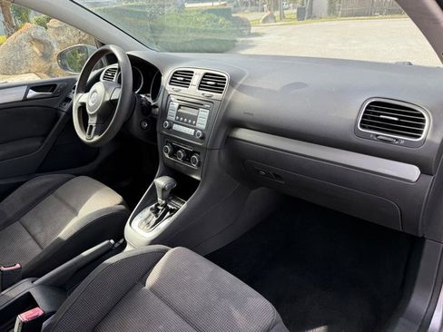 Used 2010 Volkswagen Golf 4-Door image 17
