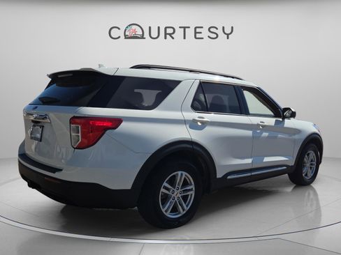 Used 2021 Ford Explorer XLT w/ Class III Trailer Tow Package image 5