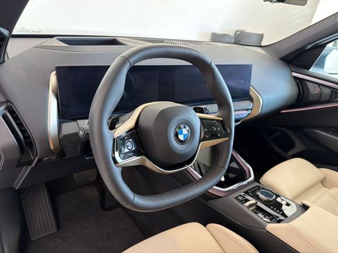 Used 2025 BMW X3 xDrive30i w/ Premium Package AWD/4WD image 4