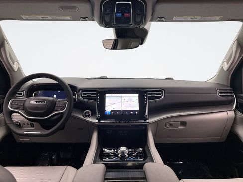 Used 2023 Jeep Wagoneer Series III w/ Preferred Equipment Group image 14