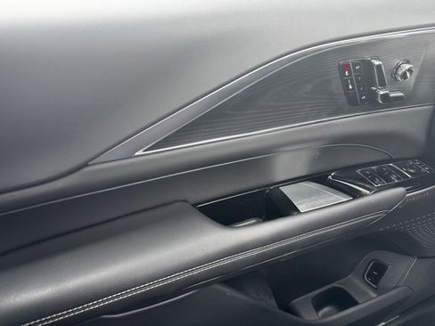 New 2025 Cadillac Lyriq Luxury image 36