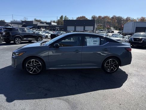 New 2025 Nissan Sentra SR w/ SR Premium Package FWD image 7