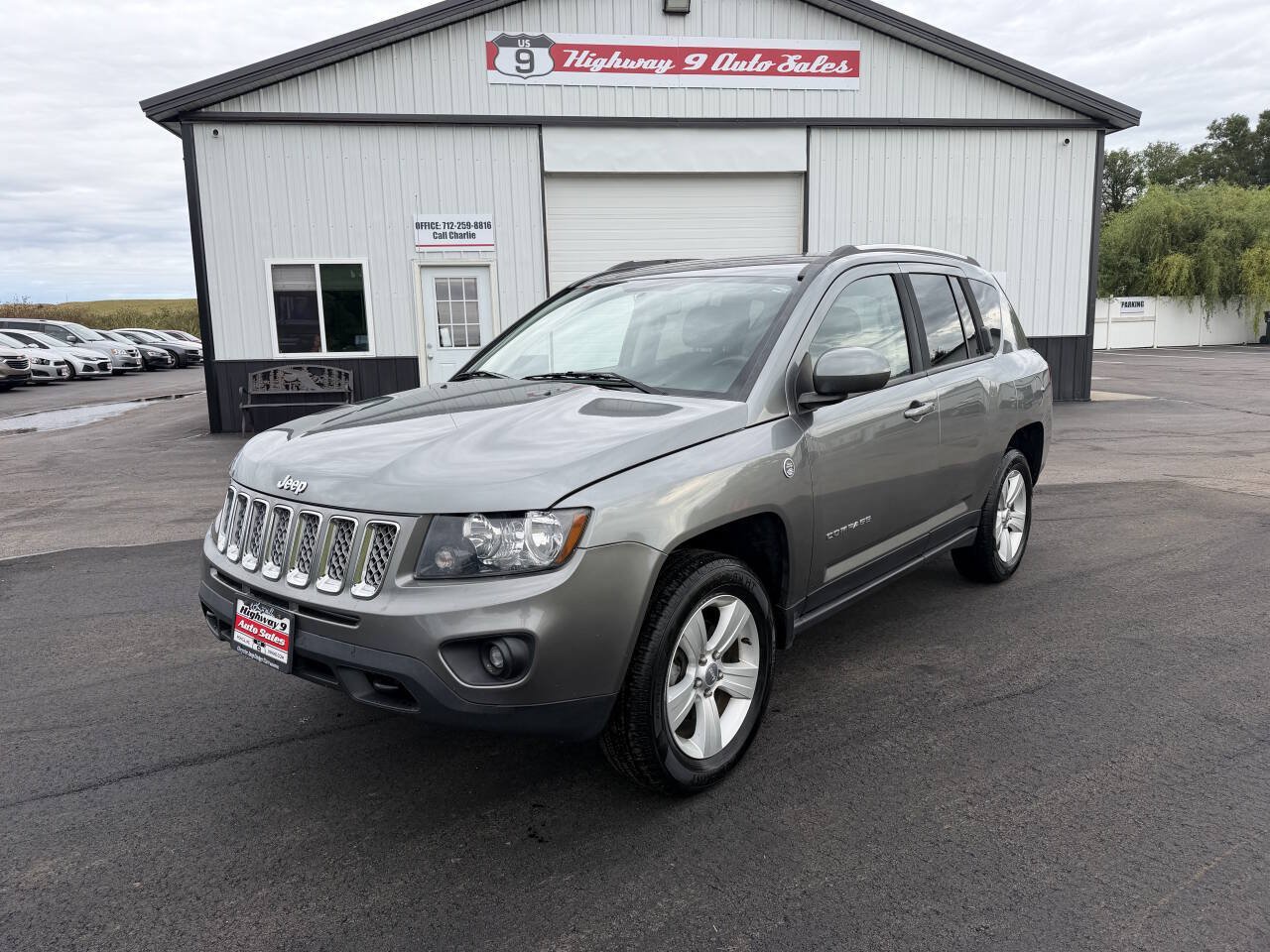 Used 2014 Jeep Compass Latitude AWD/4WD image 1