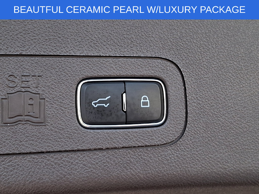 Used 2023 Lincoln Aviator Reserve w/ Equipment Group 201A AWD/4WD image 32