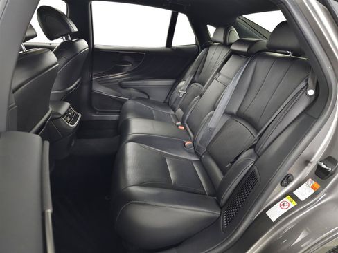 Used 2019 Lexus LS 500h AWD image 33
