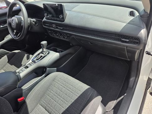 Certified 2024 Honda HR-V LX image 17