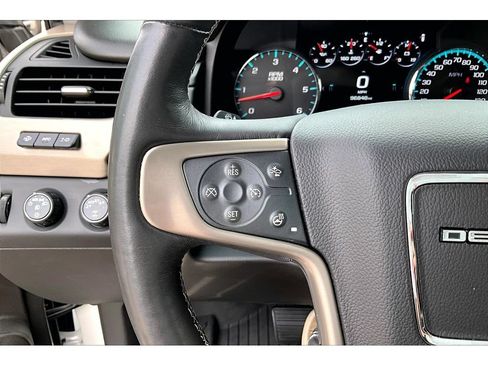 Used 2018 GMC Yukon XL Denali w/ Denali Ultimate Package AWD/4WD image 11
