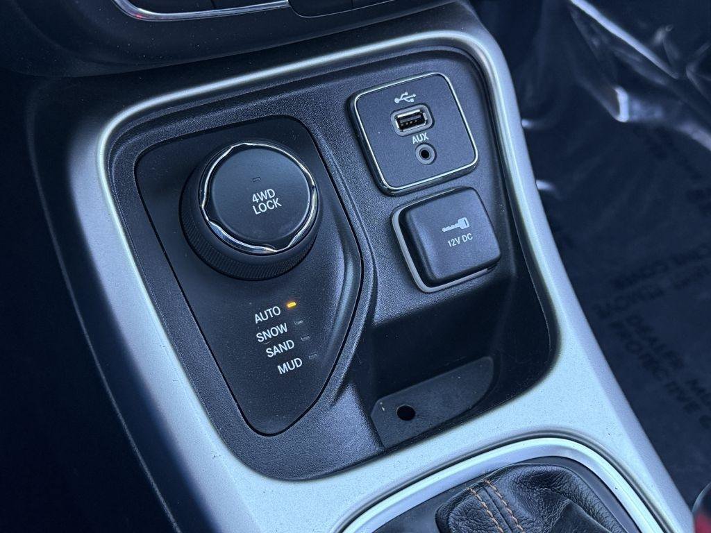 Used 2018 Jeep Compass Latitude w/ Popular Equipment Group AWD/4WD image 30