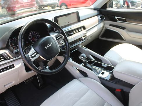 Certified 2022 Kia Telluride SX w/ SX Prestige Package AWD/4WD image 24
