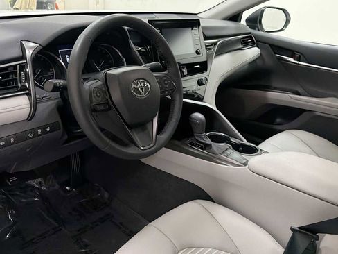 Used 2023 Toyota Camry SE w/ Cold Weather Package FWD image 12
