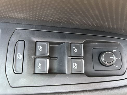 New 2025 Volkswagen Atlas Cross Sport SEL image 14